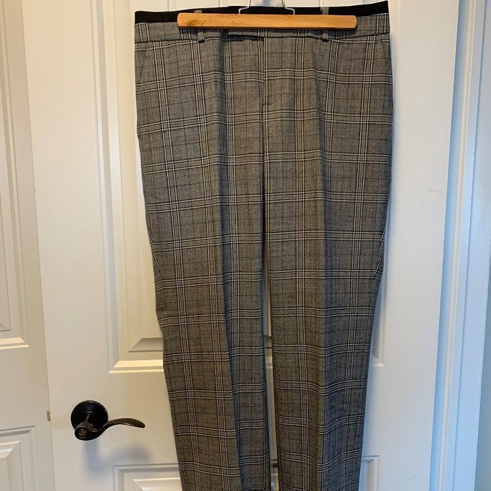 Banana Republic dress pant, mens tailoring details, mid rise, straight leg, EUC